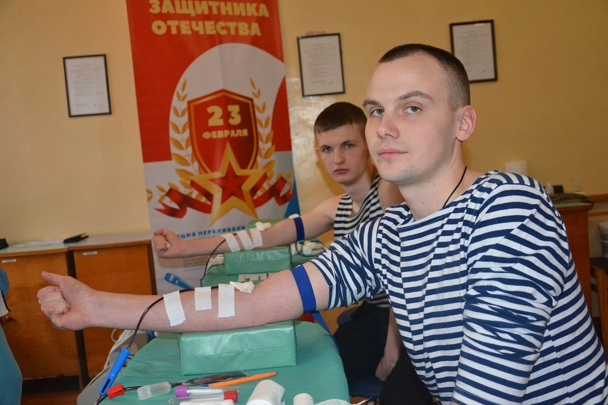 В преддверии Дня защитника Отечества донорами крови и ее компонентов стали около двухсот человек